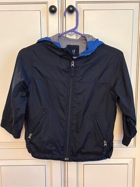 GAP Navy Hooded Kids Windbreaker with Blue Lining- size XS (4-5)